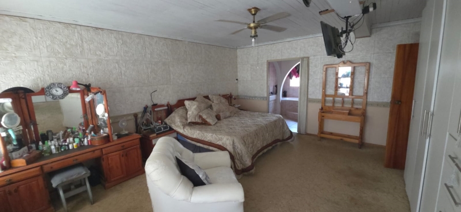 6 Bedroom Property for Sale in Wilkeville North West